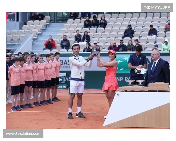 法网混双海峡组合荣膺年度最佳进步奖展现精彩表现 法网混双海峡组合荣膺年度最佳进步奖展现精彩表现
